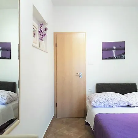 Гостевой дом Ivana With Private Bathroom - Center Of 3*