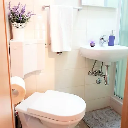 Ivana With Private Bathroom - Center Of