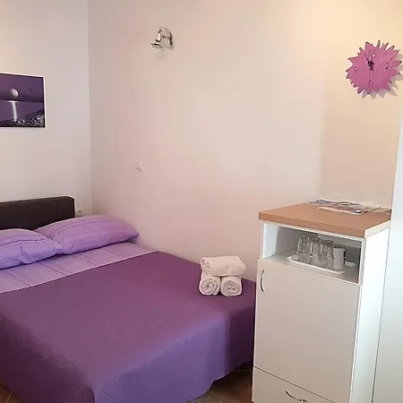 Ivana With Private Bathroom - Center Of Guest house *